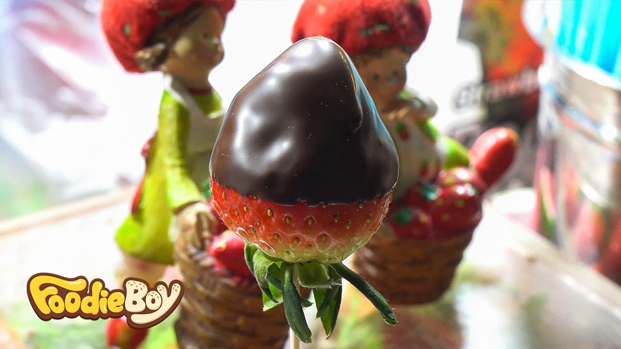 초코딸기 / Choco Strawberry - Korean Street Food / 서울 명동 길거리 음식