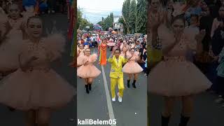 Penampilan Pak Ribut Guru Viral Menghibur Warga Lumajang