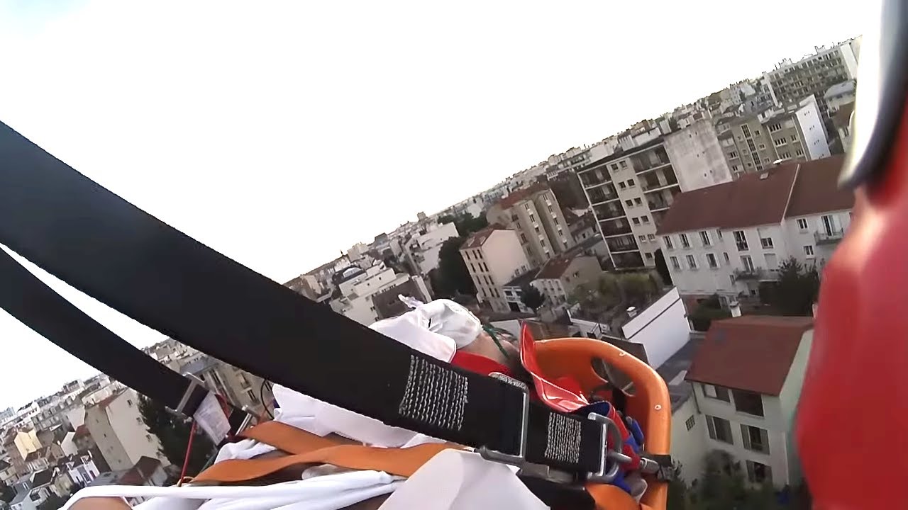 Évacuation par grue