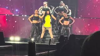 Nicki Minaj - Starships - Night 1 Chicago. Gag City Tour