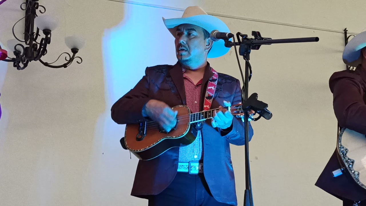 Halcón Huasteco en en salón María Isabel EDOMEX 5 de diciembre