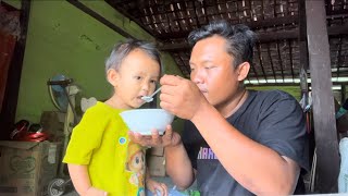 Mandor Momong Anak Disek Gaes Sang Istri Tercinta Lagi Sakit 