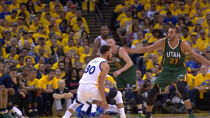 Stephen Curry Shakes His Defender with Great Handl...