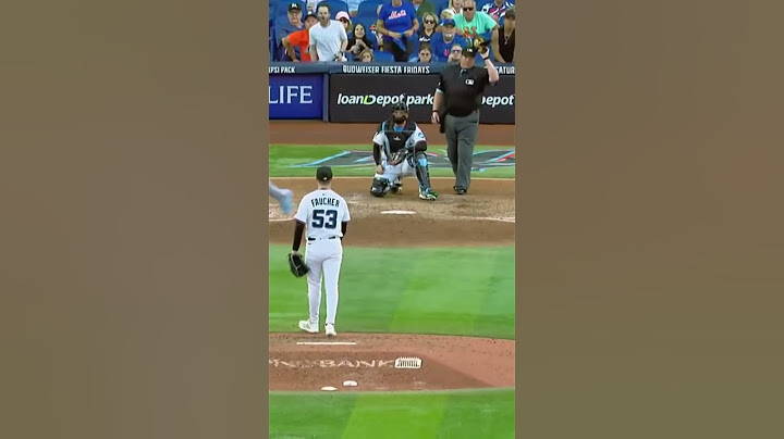 3 run homer ties the game from Pete Alonso !!! #polarbear #mets #metsin2025 #viral #youtubeshorts