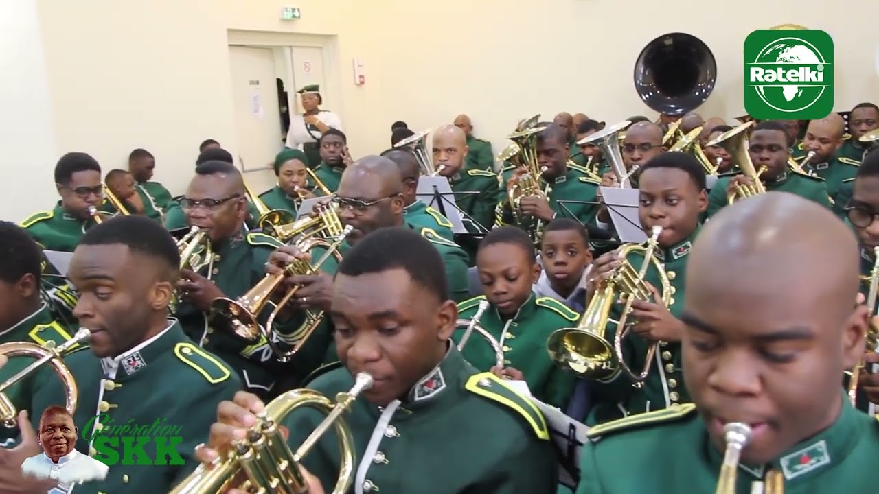 TATA KIMBANGU SALISA BISO  -   FAKI PARIS DN