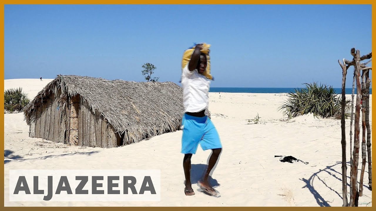 🇨🇳 🇲🇿 شركة تعدين صينية متهمة بتدمير قرية في موزمبيق | الجزيرة الإنجليزية