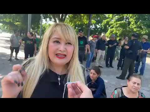 Protestan maestros jubilados frente al Palacio de Gobierno en Culiacán