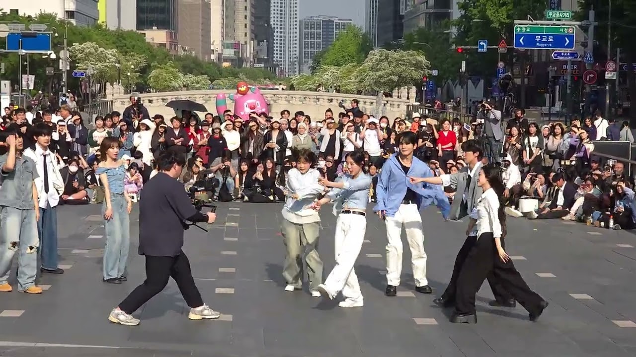 2025.05.11/아트비트 AB 여기서요?/트레저 TREASURE - YELLOW/ARTBEAT 청계광장 버스킹