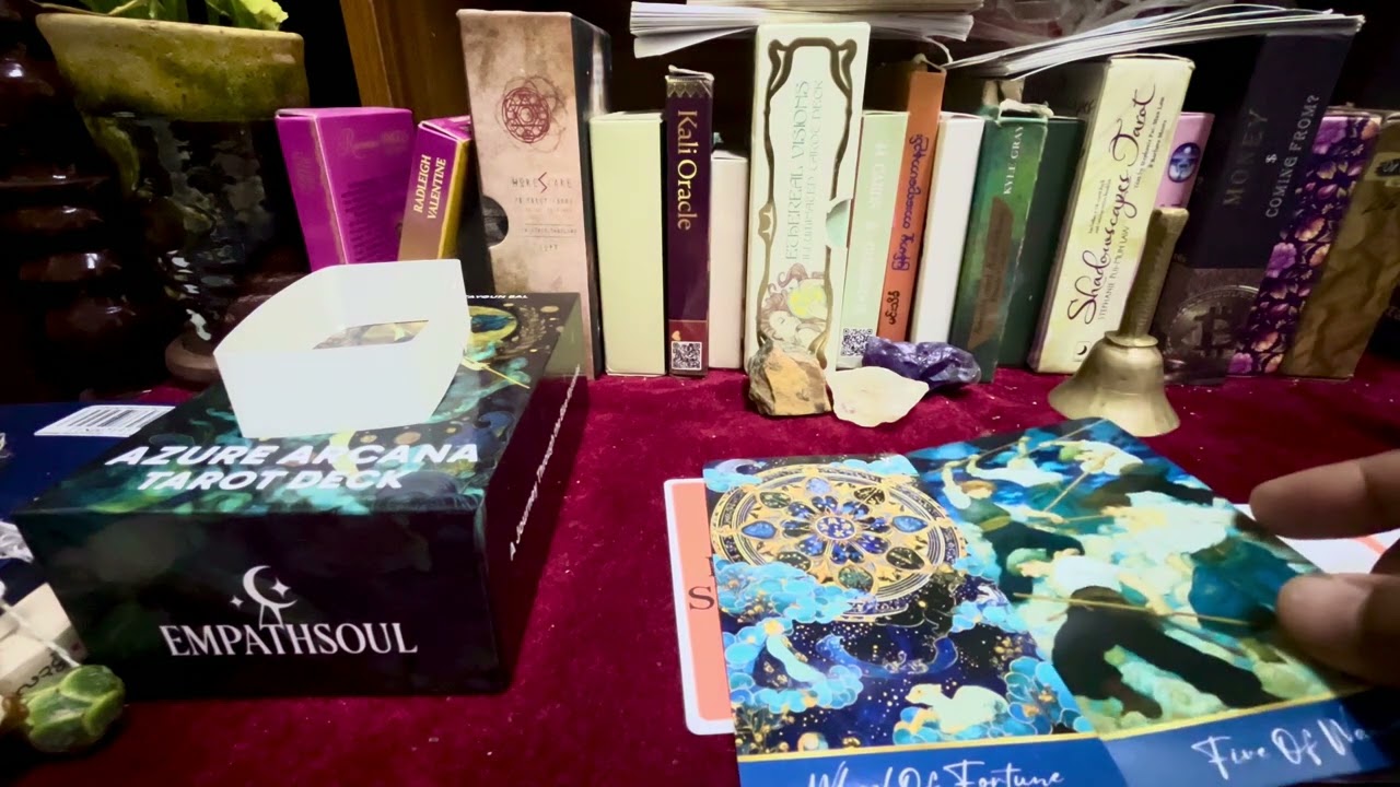 Massages from your person#tarotreading #followme #tarot #whatscomingupinlovelife 