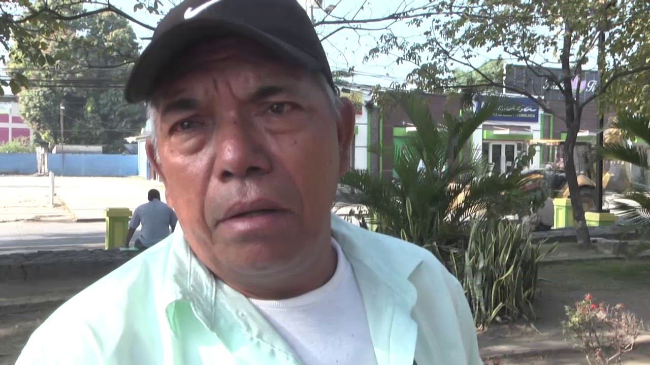 PERSONAS QUE DAN MANTENIMIENTO EN EL PARQUE, GANAN ARRIBA DE SALARIO MINIMO - YouTube