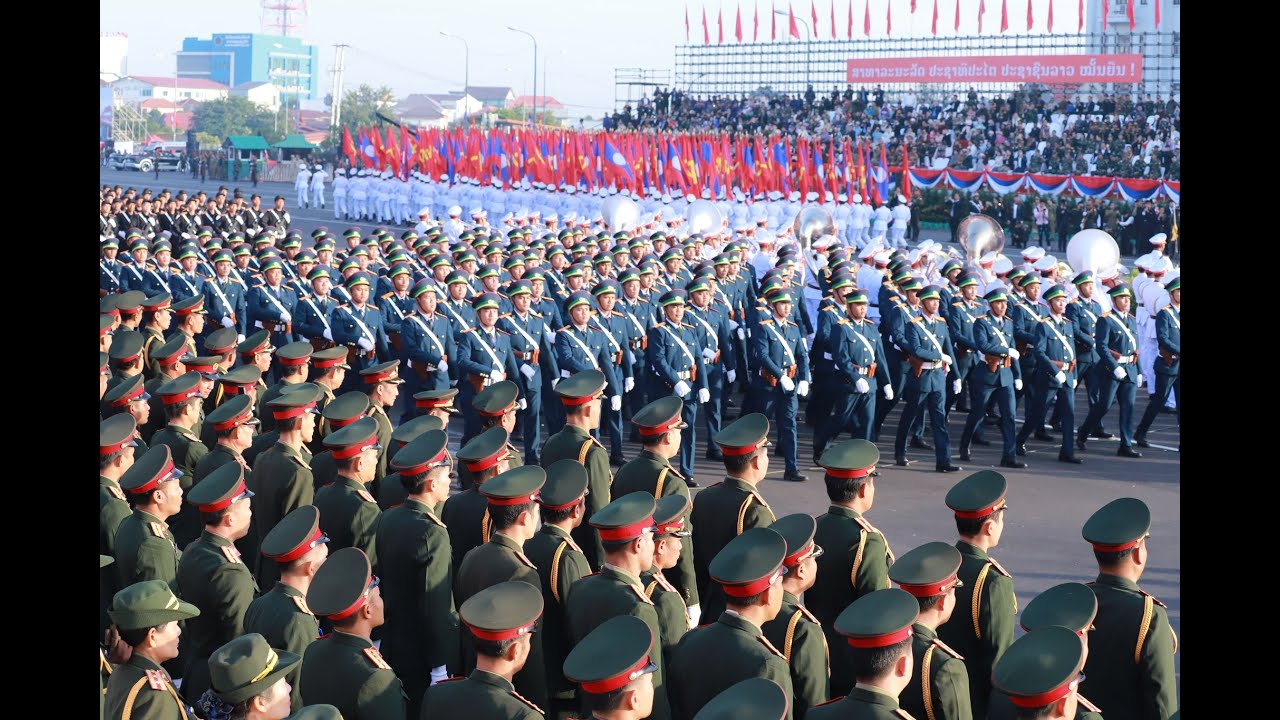 ບັນຍາກາດ ພິທີຊ້ອມໃຫຍ່ ເດີນສວນສະໜາມກຽມສະເຫຼີມສະຫຼອງ ວັນສະຖາປະນາ ສປປ ລາວ ຄົບຮອບ 50 ປີ