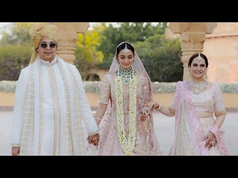 New Unseen Wedding Photos from Kiara Advani and Sidharth Malhotra Wedding  Family Photos  Finale
