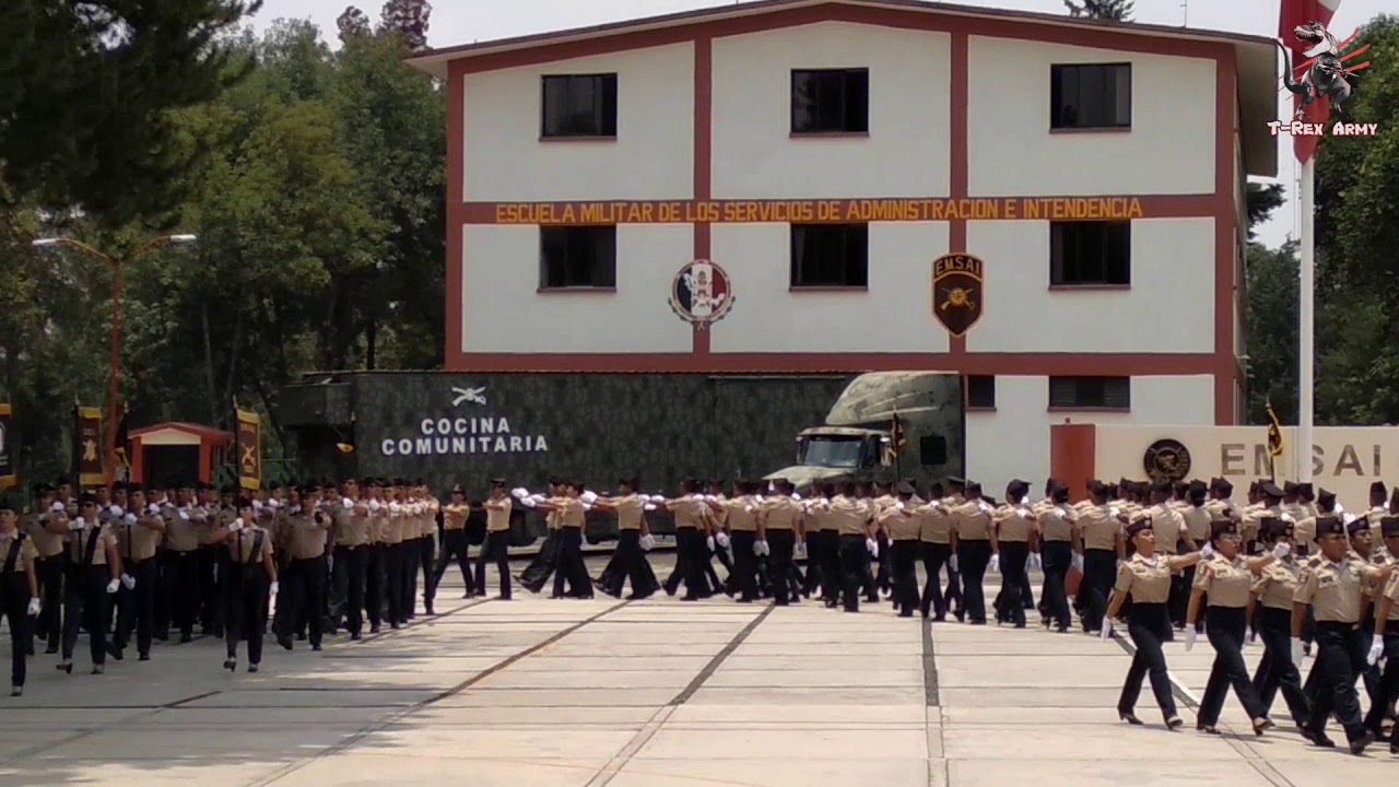 Desfile Militar- Tropas del servicio de Administración - YouTube