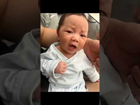 китайский ребёнок поет