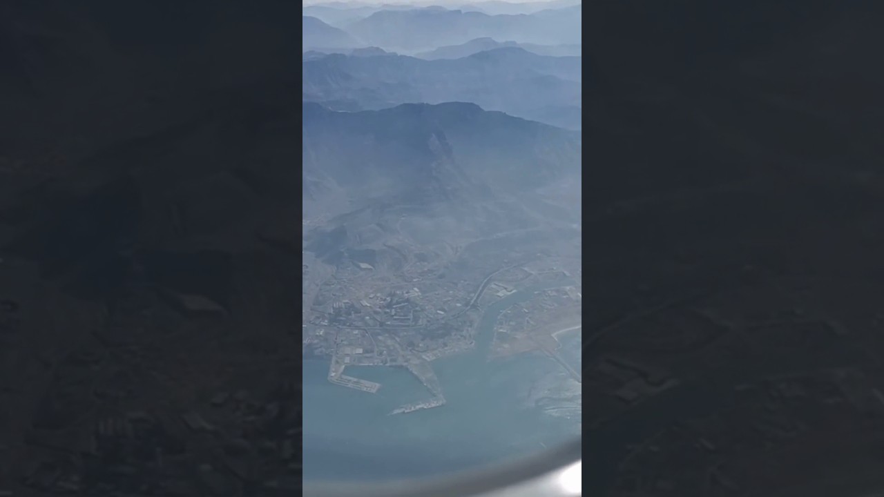Desert hills before the arrival of Dubai airport #flightview #flight #desert #dubai #indigoflight