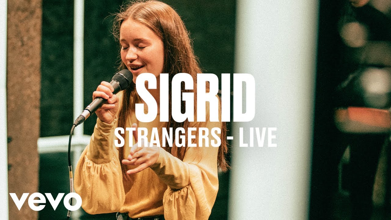 ⁣Sigrid - Strangers (Live) - dscvr Artists to Watch 2018