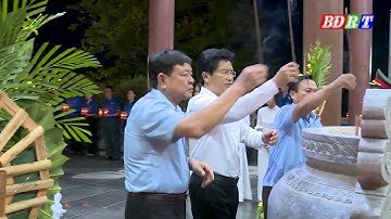 Thắp nến tri ân tại Nhà bia tưởng niệm ghi tên liệt sỹ thị xã nhân kỷ niệm 75 năm ngày TB - LS 27/7