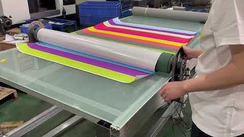 How does Molor flatbed laminator mounting table laminate?