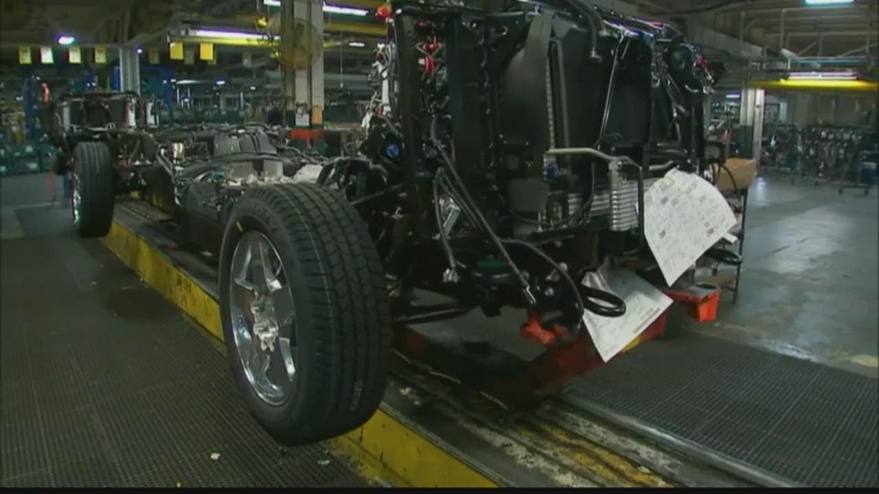 Global computer chip shortage causes headaches for manufacturers - YouTube