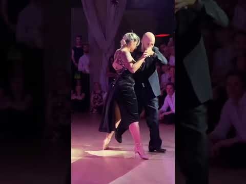TANGO SENSUALE ALEJANDRA MANTINAN Y MARIANO OTERO #tango #tangoargentino #milonga #tangotechnique