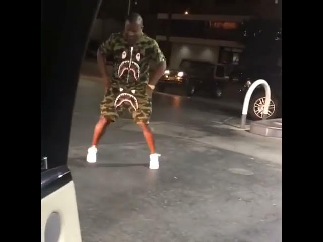 O.T. Genasis doing C-Walk