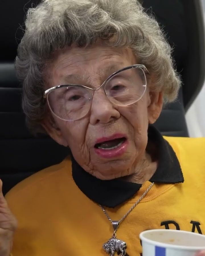 Colorado flies out long-time superfan Miss Peggy ? (via @cubuffs/IG)