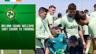 Ireland squad welcome young Shay to visit training 💚🫶