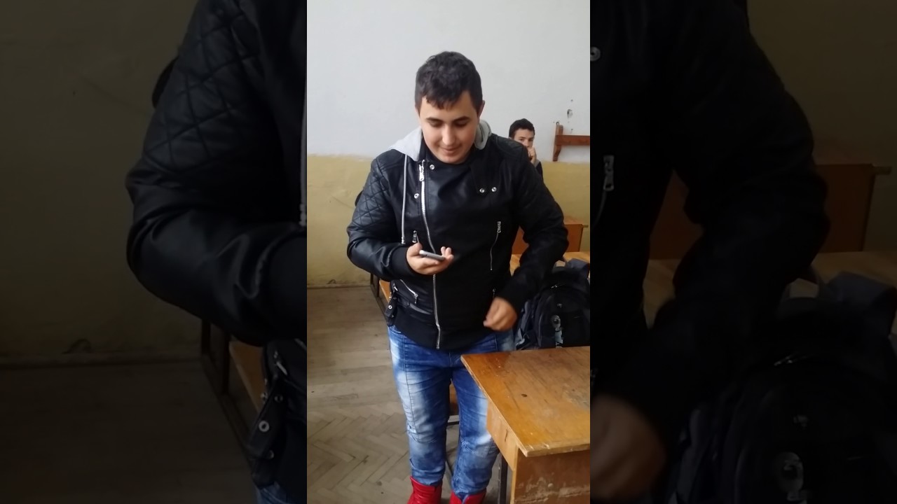 Da ba banii :)) 😂