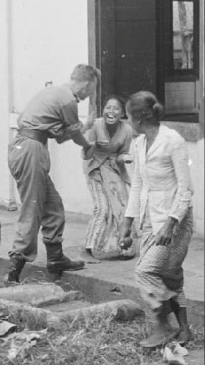 Wanita Pribumi Kena Goda Tentara Belanda #shorts #sejarah