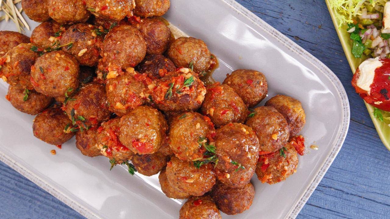 Albondigas with Spicy Pepper Sauce | Rachael Ray Show