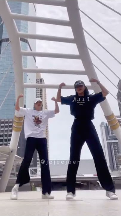 thick fine woman - charlie boy | JIRI ( dance mirrored )