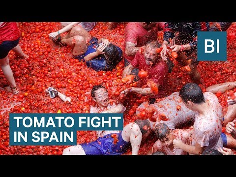 Hundreds Of Tons Of Tomatoes Are Used As Ammo In Spain&rsquo;s Tomatina Festival