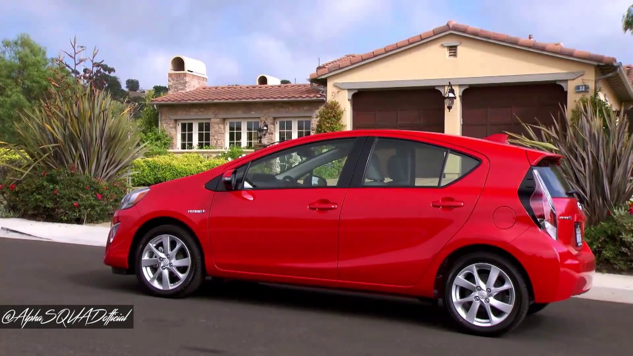 Toyota Prius C 17 Interior Exterior And Drive Youtube