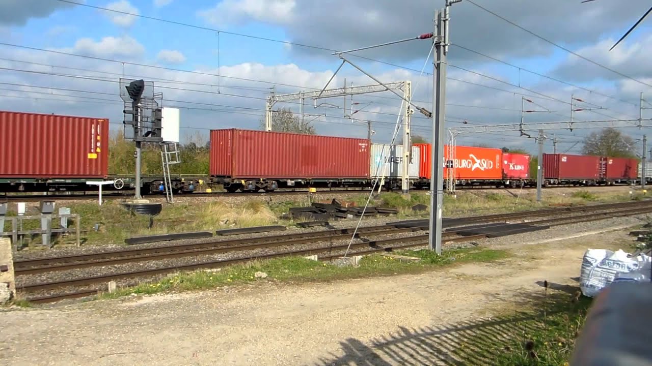 90047+66505 DIT on Felixstowe North - Trafford Park intermodal