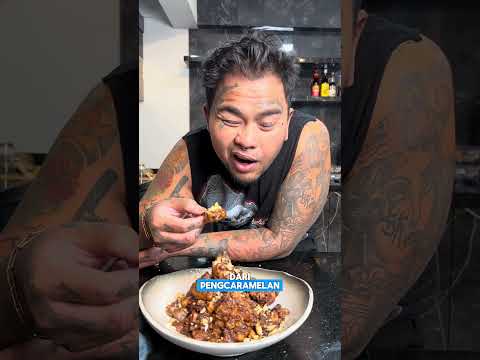 Lontong Ayam Telur Asin