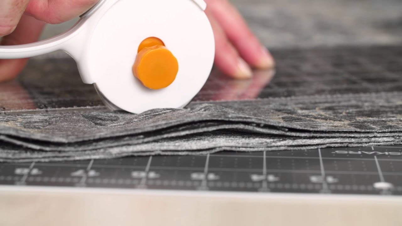 Sewing How To: Rotary Cutter & Cutting Mat