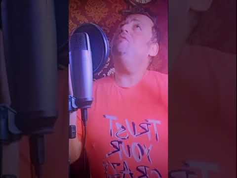 أبويا سندي و عزوتي و ضهري 