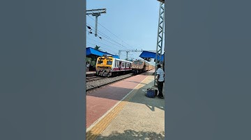 Perfect Parallel Train Crossing #shorts