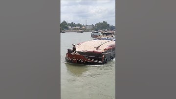 Tàu.ghe.Tranh thủ vượt cống|ship.ghe.take advantage of crossing the sewer in Tra Vinh |Lư vũ vlog