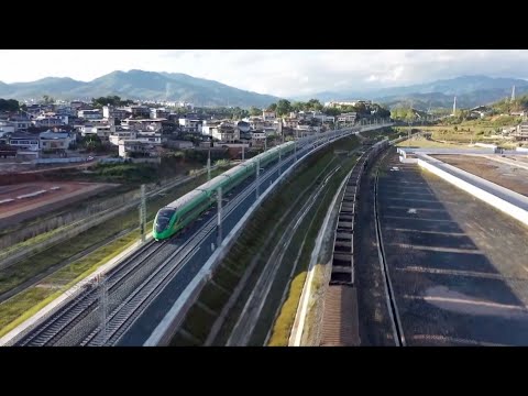 China-laos railway single-day passenger handling hits record high