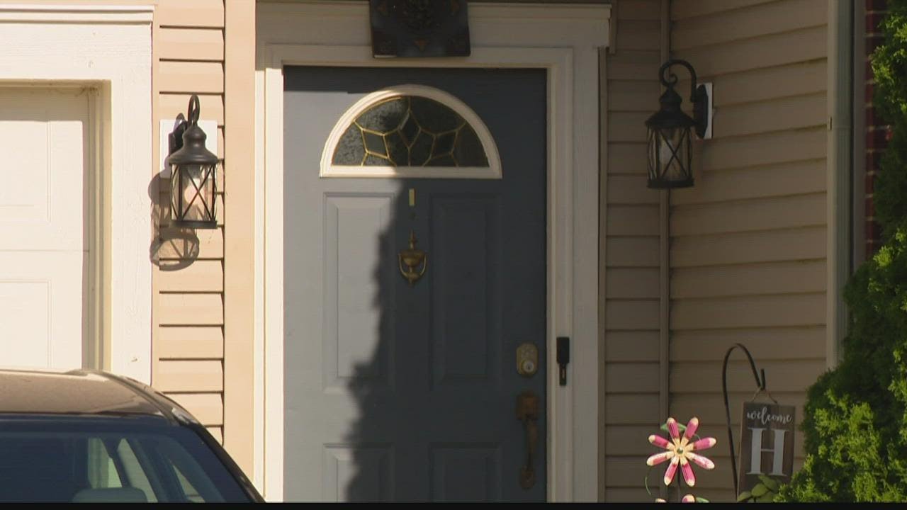 Two people found dead inside Fishers home - YouTube