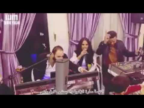 والله لعمرلك قصر وحيطانو من عااش ولمدو عل طراف البحر