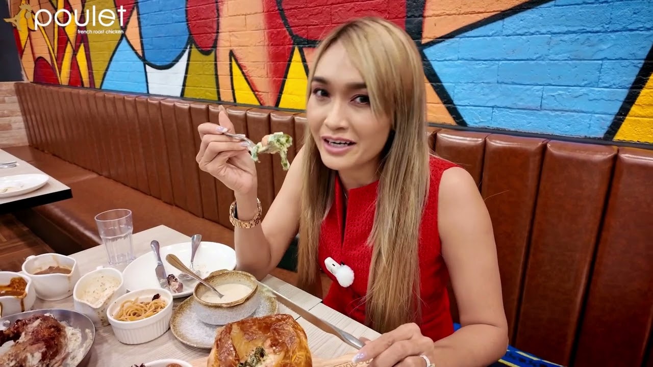 ရီရီတို့ကတော့ဘာပြောပြောရိုးရာမပျက်ငြင်းလိုက်ရမှ