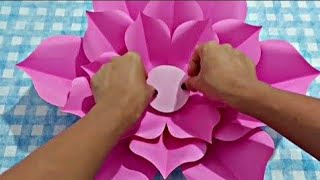 💡 Como fazer FLOR DE PAPEL grande passo a passo para decoração | Flor de  papel para painel | 1 - thptnganamst.edu.vn