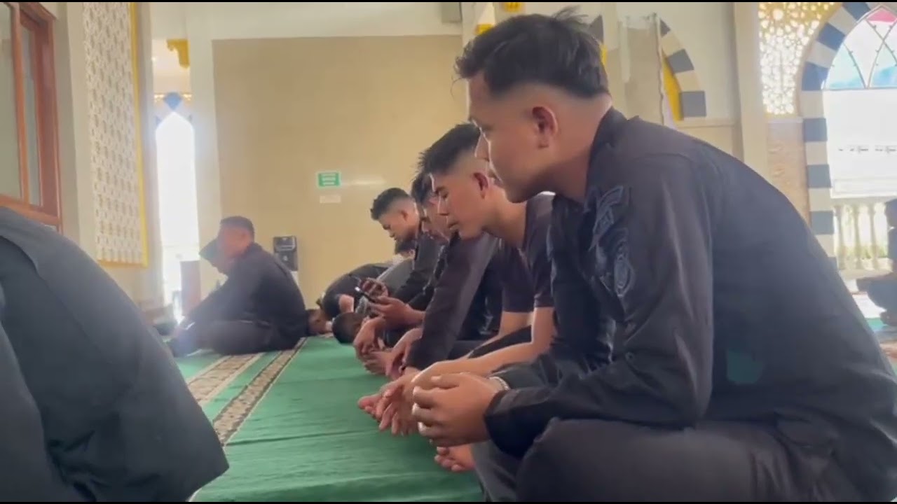 LEBIH DEKAT DENGAN MASYARAKAT | BRIMOB JABAR JUM'AT KELILING
