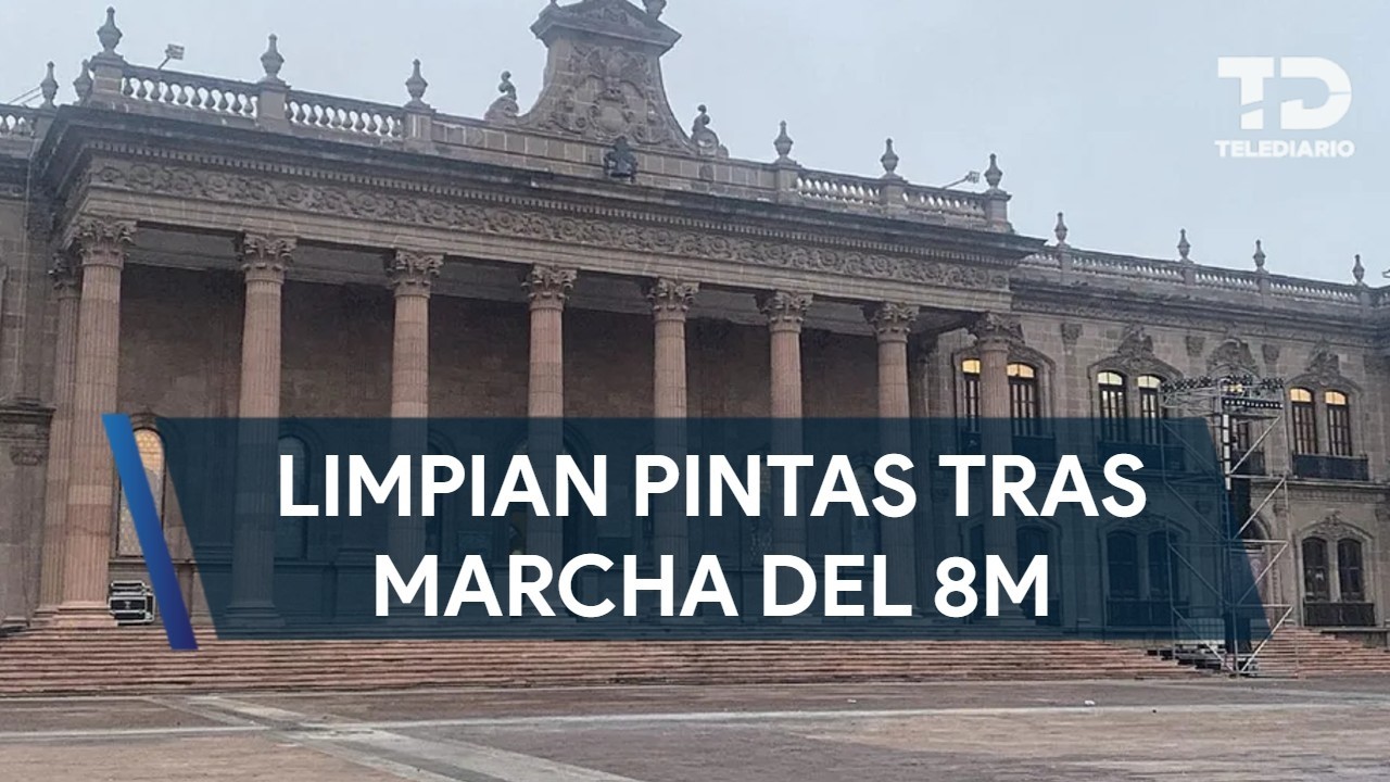 Tras marcha del 8M, retiran pintas y pancartas en el Centro de Monterrey