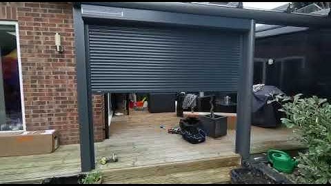Transform Your Veranda with Solar-Powered Shutters: Stylish and Eco-Friendly!