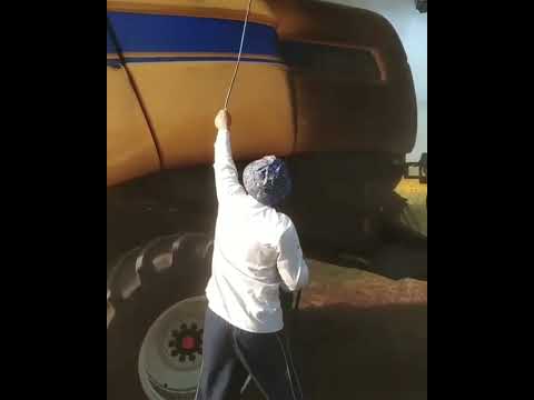 See How This Gigantic Machine Is Cleaned With Air In High Pressure