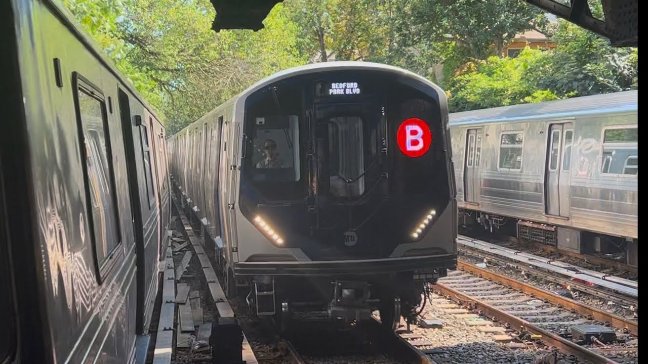 BMT Brighton Line: R68/R211 B and R46/R68 Q train action at Newkirk ...