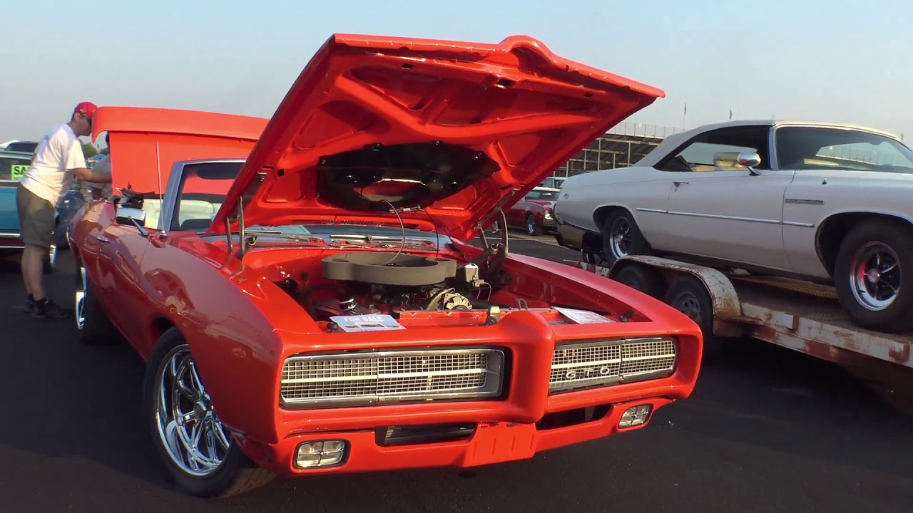 pomona swap meet & classic car show - YouTube